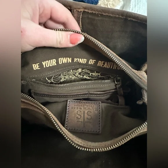 Stylish Brown and Cream Fringe Handbag - Picture 8 of 10